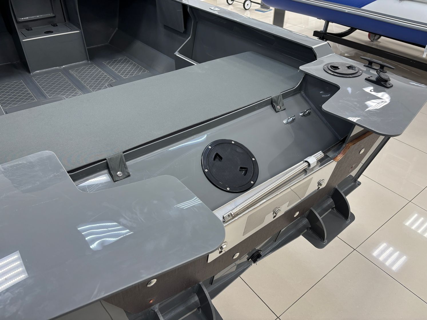 Врезка технического люка